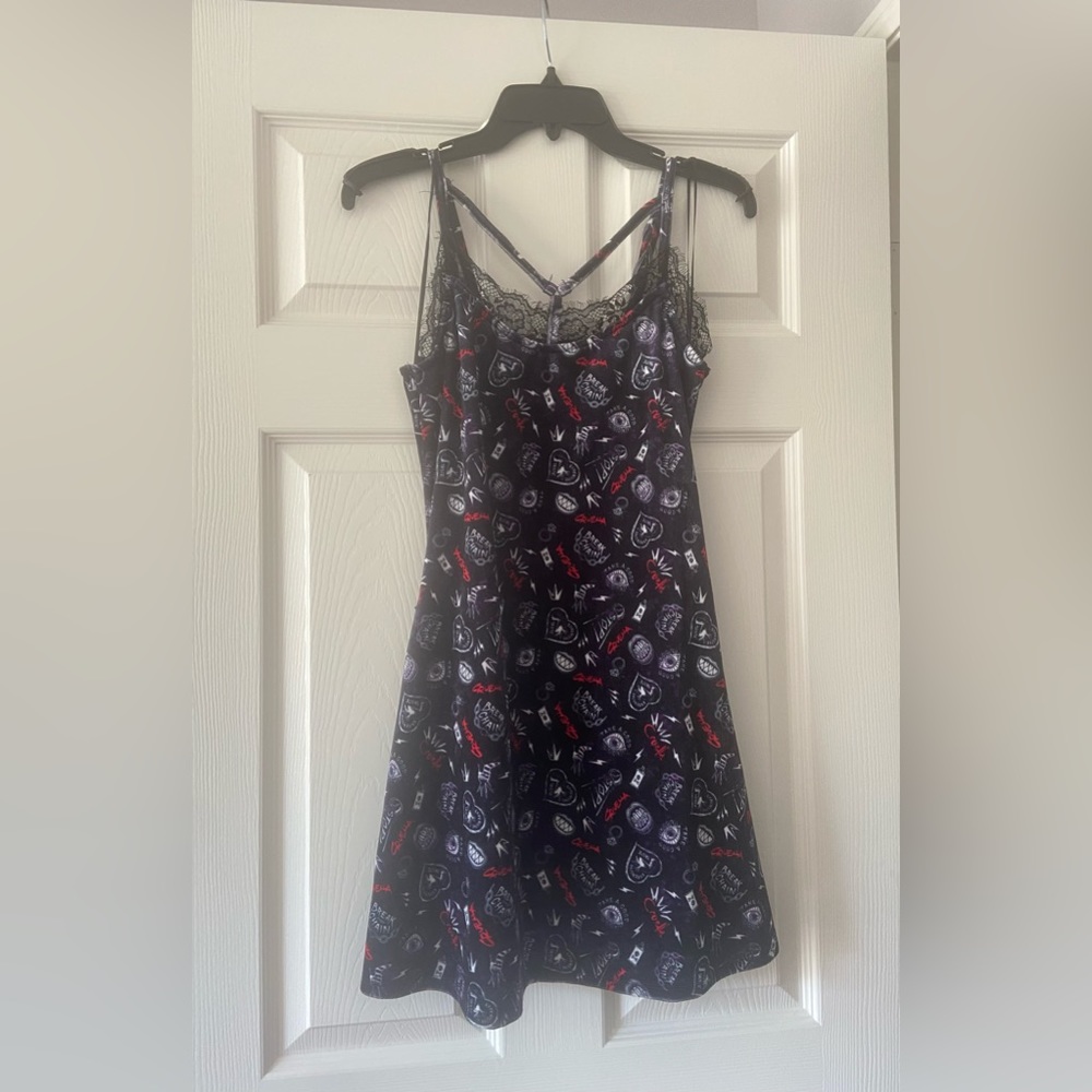 Hot Topic Her Universe Disney Cruella Icon Toss Velvet Strappy Dress